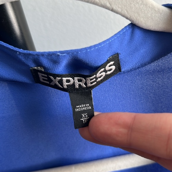 Express Work Button Down - Picture 2 of 4